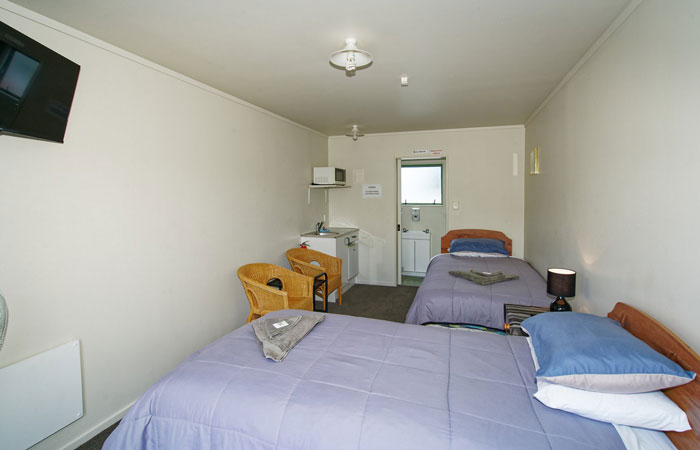 Tapawera accommodation, twin room